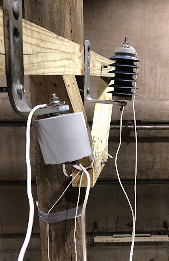 Surge arrester with disconnect. Source: KEMA Labs - Chalfont